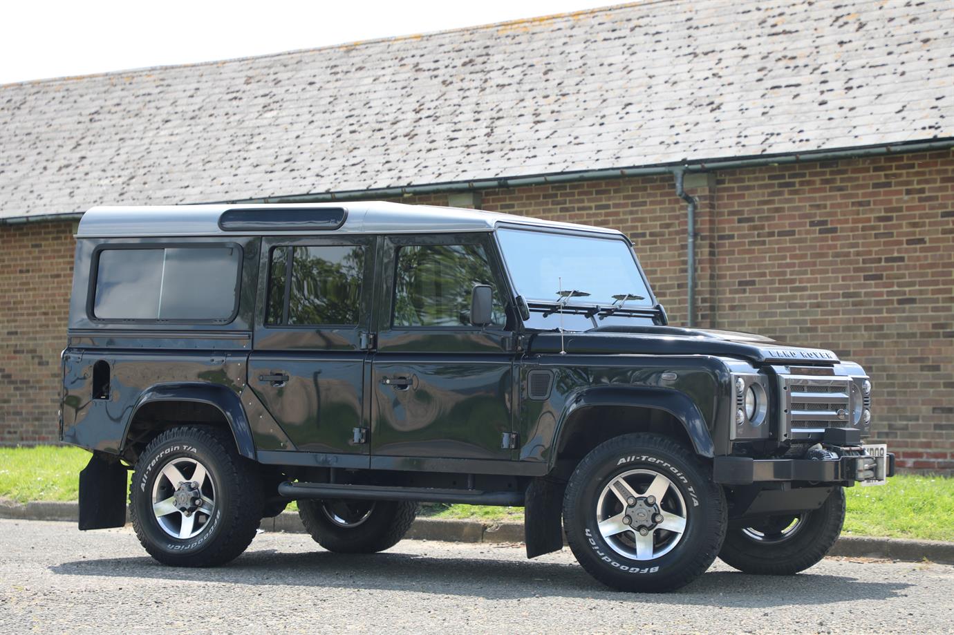 LAND ROVER DEFENDER 110 XS STATION WAGON