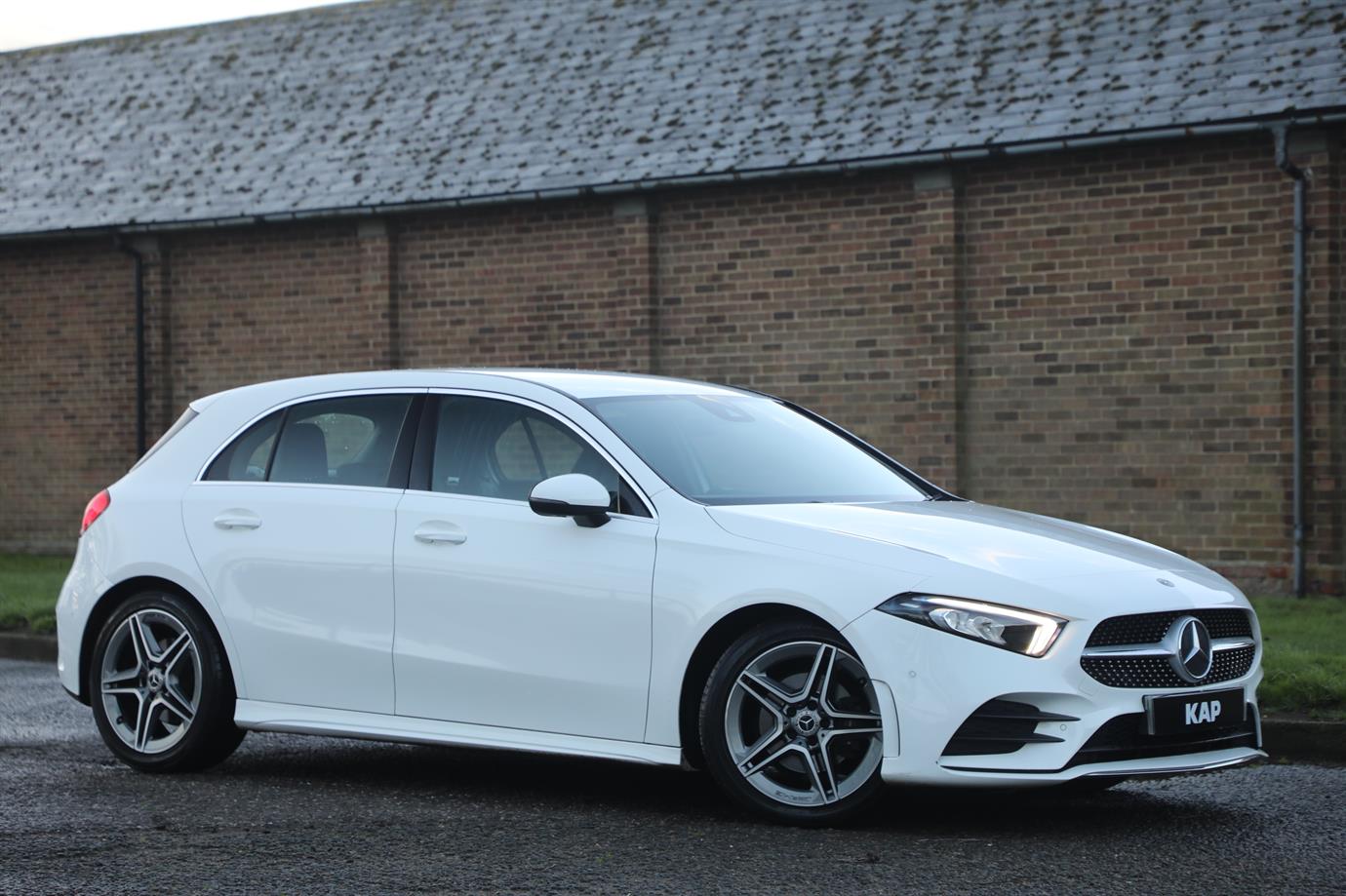 MERCEDES A-CLASS A 200 AMG LINE EXECUTIVE